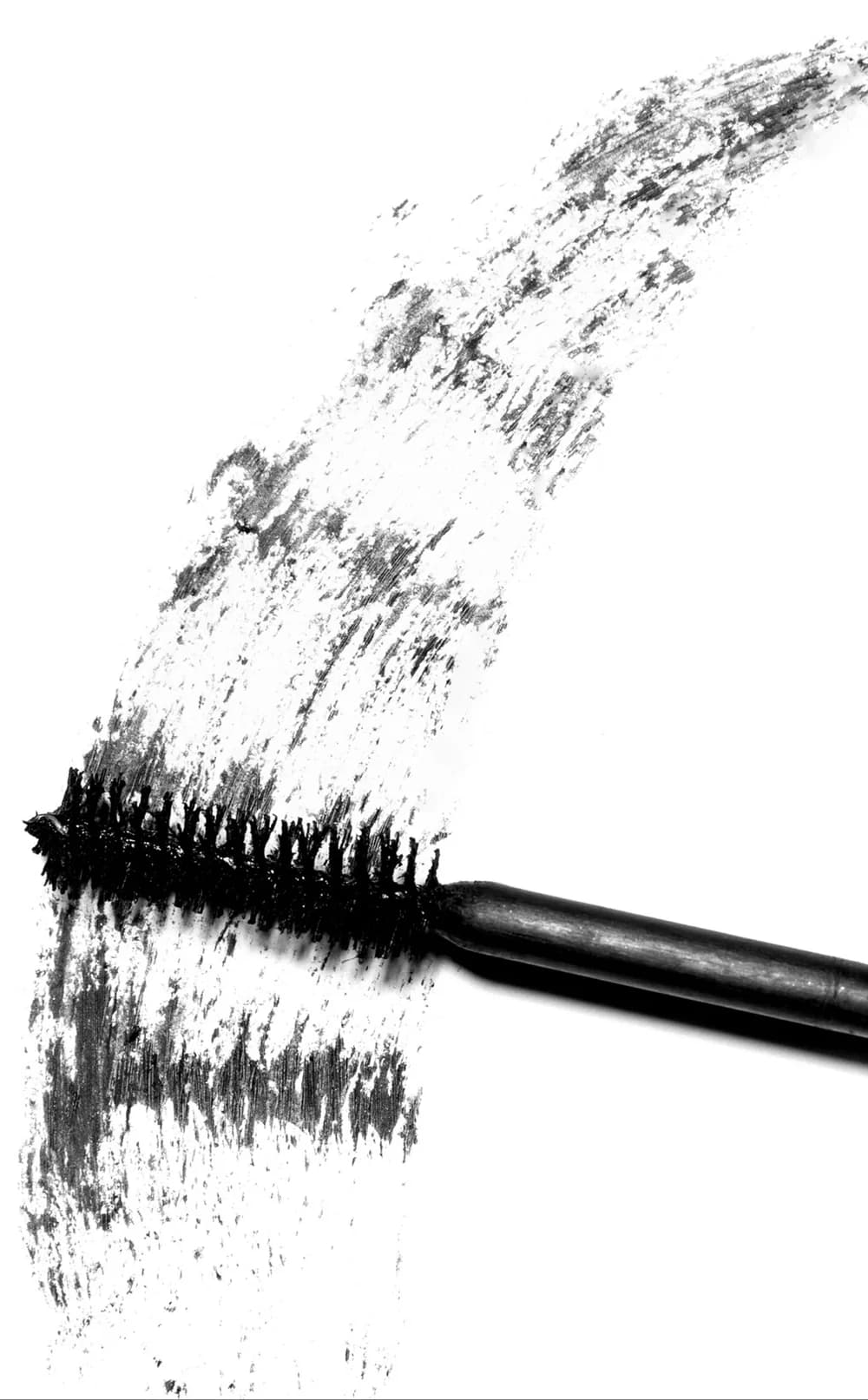 Trait de mascara tracé à la brosse